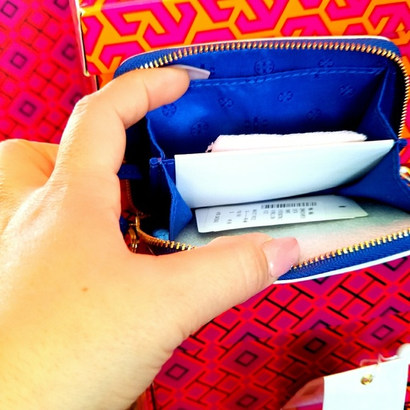 ✔SOLD AUTHENTIC TORY BURCH TOTE - Picture 7 of 7